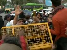 शाहीन बाग वॉलिंटियर्स ने खोला 9 नंबर सड़क पर एक तरफ का रास्ता, लेकिन सबको नहीं मिलेगी राहत