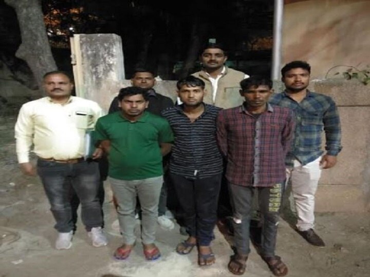 Delhi police arrested Mewati gang members, thieves used to uproot ATM machines for money दिल्ली पुलिस के हत्थे चढ़ा मेवाती गैंग, एटीएम मशीन ही उखाड़ ले जाते थे चोर