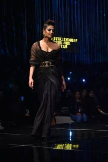 Blenders Pride Fashion Tour 2020: प्रियंका चोपड़ा ने अपनी मौजूदगी से बांधा समां, देखें तस्वीरें