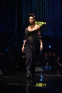 Blenders Pride Fashion Tour 2020: प्रियंका चोपड़ा ने अपनी मौजूदगी से बांधा समां, देखें तस्वीरें