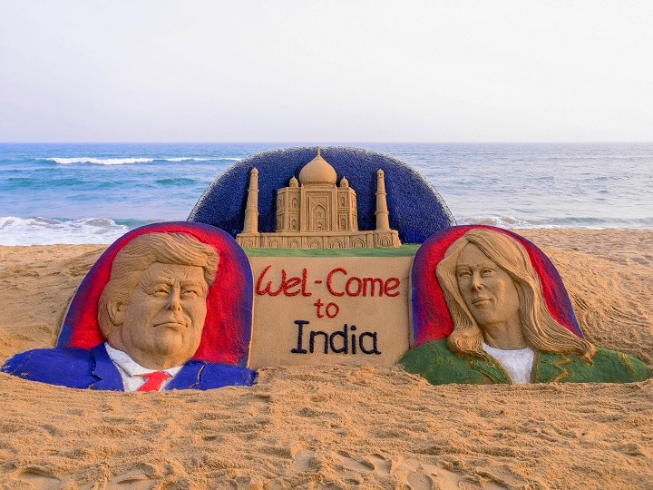 Namaste Trump: President Trump will be arriving in India, Modi to leave for Ahmedabad shortly, modi will hold a roadshow along with Trump Namaste Trump: सुबह साढ़े 11 बजे अहमदाबाद पहुंचेंगे अमेरिकी राष्ट्रपति, मोदी के साथ करेंगे 22km लंबा रोड शो