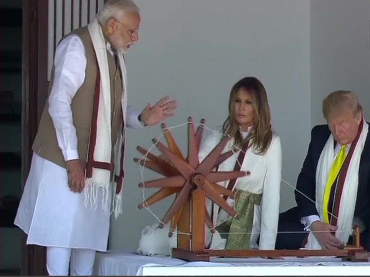 US President Donald Trump and First Lady Melania Trump spin the Charkha at Sabarmati Ashram Namaste Trump: ट्रंप और मेलानिया ने साबरमती आश्रम में चलाया चरखा, महात्मा गांधी को दी श्रद्धांजलि