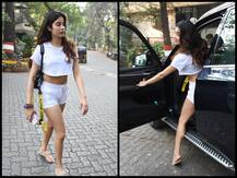 जिम के बाहर कैप्चर हुईं जान्हवी कपूर, पैपराज़ी को देख दिए पोज़