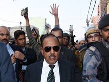 दिल्ली हिंसा: एक्शन में अजित डोभाल, मौजपुर की गलियों में लोगों से मिले, कहा- इंशा अल्लाह यहां अमन होगा