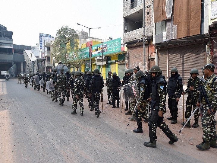 60 companies of security forces deployed in violence affected north east delhi उत्तर पूर्वी दिल्ली में बड़े एक्शन की तैयारी, सुरक्षाबलों की 60 कंपनियां तैनात की गयीं