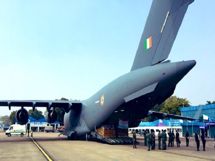 Coronavirus Indian Air Force aircraft carrying 15 tons of medical supplies left for Wuhan city of China कोरोना वायरस: IAF का विमान 15 टन चिकित्सा सामग्री लेकर चीन के लिए रवाना, अब तक 2715 की मौत