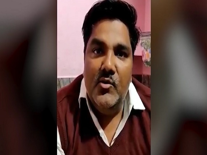 Delhi Violence: AAP leader accused in IB officer's killing IB अधिकारी के मर्डर के आरोपों पर AAP पार्षद Tahir Hussain की सफाई, कहा- हत्या के दिन घर पर नहीं था