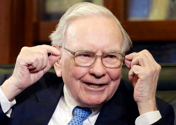 बर्कशायर हैथवे के वॉरेन बफेट इस लिस्ट में चौथे स्थान पर हैं. इनकी कुल संपत्ति 102 अरब डॉलर है.