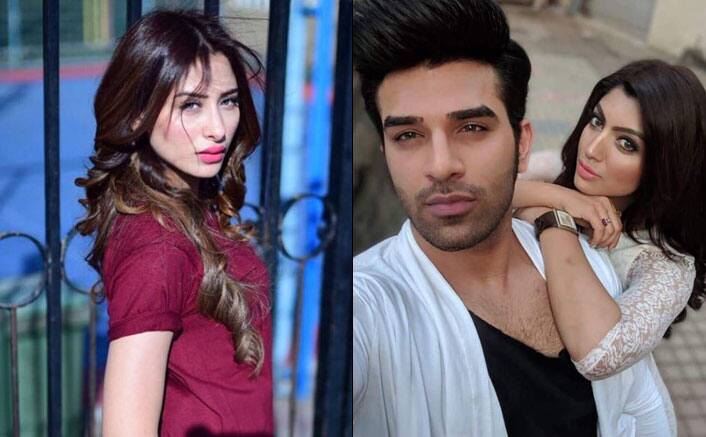 टेलीविजन रियलिटी शो 'बिग बॉस 13' में पारस छाबड़ा और माहिरा शर्मा की जोड़ी काफी लाइमलाइट में रही. शो से निकलने के बाद भी ये दोनों काफी सुर्खियों में बने हुए हैं. माहिरा के साथ करीबियों के कारण पारस छाबड़ा की रीयल लाइफ गर्लफ्रेंड आकांक्षा पुरी ने उनसे ब्रेकअप कर लिया था. ऐसे में फैंस ने पारस और आकांक्षा के ब्रेकअप का जिम्मेदार माहिरा को बताया. ऐसे में माहिरा ने अब पारस-आकांक्षा के ब्रेकअप पर और आकांक्षा के आरोपों पर रिएक्शन दिया है.