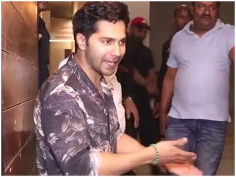 फोटोग्राफर के पैर पर चढ़ गई वरुण धवन की कार, अभिनेता ने पुछा हालचाल फोटोग्राफर के पैर पर चढ़ गई वरुण धवन की कार, अभिनेता ने पुछा हालचाल