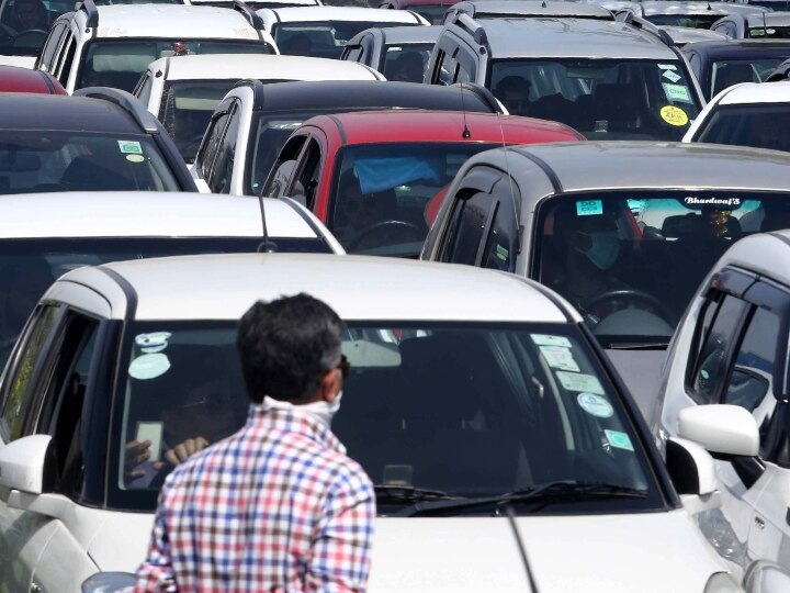 What is color coded fuel sticker Why does it need to be installed delhi high security registration plate सावधान! अगर आपने दिल्ली में बिना कलर कोडेड स्टीकर वाली कार निकाली तो लगेगा 5500 रुपये फाइन