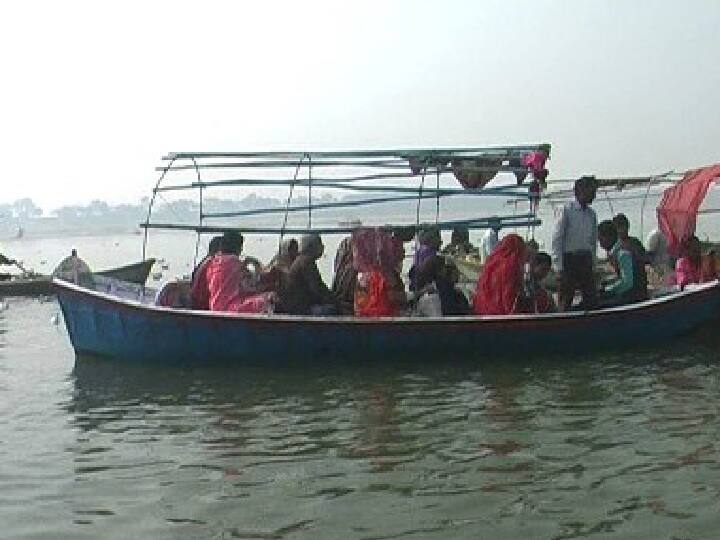 bihar One drowns several missing as boat capsizes in Gopalganj बिहारः गोपालगंज में नाव हादसा- महिला की मौत, 10 से अधिक लोग लापता