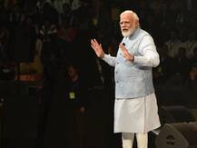 पीएम मोदी के सोशल मीडिया छोड़ने की बात कहने से साइबर वर्ल्ड में सनसनी, लोग बोले- #NoSir