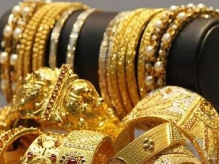 Gold price fell by Rupees this much whereas silver jumped by Rupess 1036 Gold Price: सोने की कीमतों में गिरावट, चांदी में आया 1,036 रुपये का उछाल