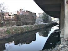 Delhi Violence: गोकुलपुरी नाले से शवों के निकलने का सिलसिला जारी, अब तक पांच बॉडी बरामद