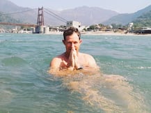 पूर्व अफ्रीकी खिलाड़ी जोंटी रोड्स ने गंगा में लगाई डुबकी, ट्विटर पर इस कैप्शन के साथ शेयर की फोटो