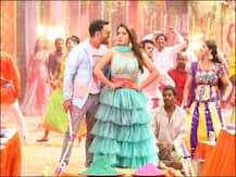 Holi से पहले निरहुआ ने आम्रपाली पर डाला रंग, खूब देखा जा रहा है गाना 'रंग डलबा त देहब हजार गारी'