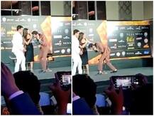 सबके सामने कार्तिक आर्यन को छूने पड़े कैटरीना कैफ के पैर, वायरल हो रहा ये VIDEO