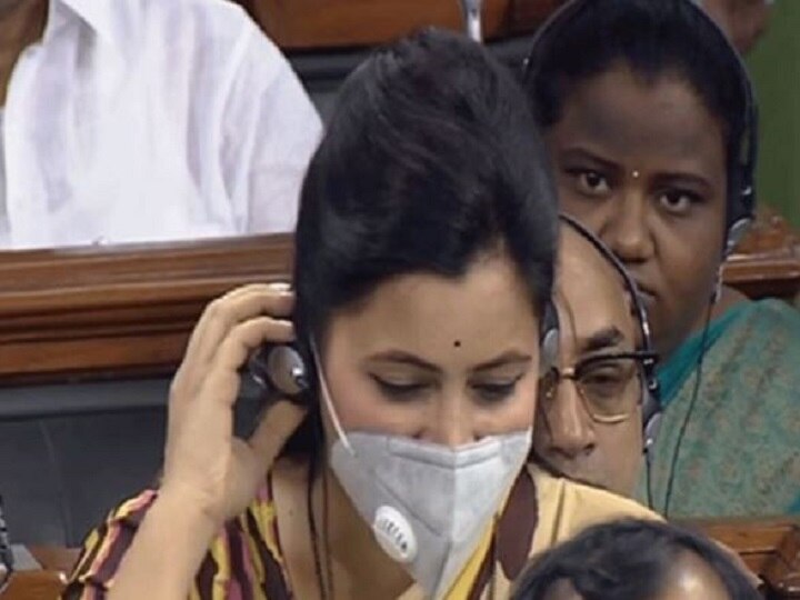 Coronavirus: Female MP asks questions wearing mask in Lok Sabha, MP seen using hand sanitizer Coronavirus: महिला सांसद ने लोकसभा में मास्क पहनकर पूछा सवाल, हैंड सेनेटाइजर का इस्तेमाल करते दिखे सांसद