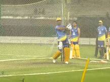 IPL 2020: धोनी ने दिखाए पुराने तेवर, लगाए हैं ऐसे कमाल के शॉट्स