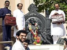 ठाकरे सरकार का पहला बजट: किसानों को दिया तोहफा पर पेट्रोल-डीजल किया महंगा