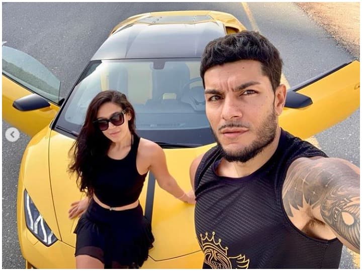 Tiger Shroff sister Krishna Shroff drives Lamborghini in dubai makes boyfriend scared Viral Video: टाइगर श्रॉफ की बहन ने तेज रफ्तार में दौड़ाई Lamborghini, डर गए ब्वॉयफ्रेंड