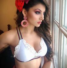 उर्वशी रौतेला ने रद्द किया ग्रीस में कार्यक्रम, कोरोना वायरस का डर बनी वजह