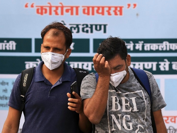 Coronavirus: 20 hotspots sealed in Delhi, mandatory to wear masks on stepping out from home Coronavirus: दिल्ली में 20 हॉटस्पॉट को किया गया सील, घर से बाहर निकलने पर मास्क पहनना अनिवार्य