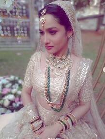 Photos: शादी की खबरों के बीच दुल्हन के लिबास में अंकिता लोखंडे की तस्वीरें हो गई वायरल, सुशांत सिंह राजपूत को कर चुकी हैं सालों डेट