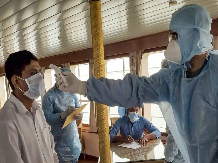 Fear of coranavirus affecting people's mindset, Many patients reaching psychiatrist मुंबई: लोगों की मानसिकता पर असर कर रहा कोरोना का डर, मनोचिकित्सक के पास मरीज़ों की तादाद बढ़ी