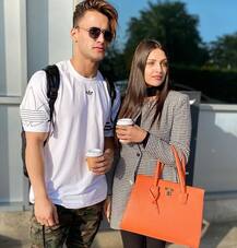 PHOTOS: रोमांटिक गाने की शूटिंग के बीच आसिम और हिमांशी की ये तस्वीरें हो रही है वायरल, सोशल मीडिया पर वायरल