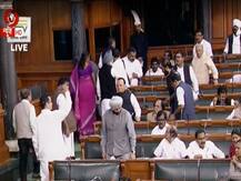 Delhi Violence: लोकसभा में गृहमंत्री के जवाब के दौरान कांग्रेस का वॉकआउट, सदन को गुमराह करने का आरोप लगाया