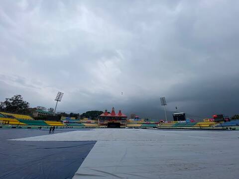 Ind vs SA Dharamsala weather: बारिश के कारण रद्द हो सकता है धर्मशाला वनडे, यहां जानें मौसम का पूरा हाल Ind vs SA Dharamsala weather: बारिश के कारण रद्द हो सकता है धर्मशाला वनडे, यहां जानें मौसम का पूरा हाल