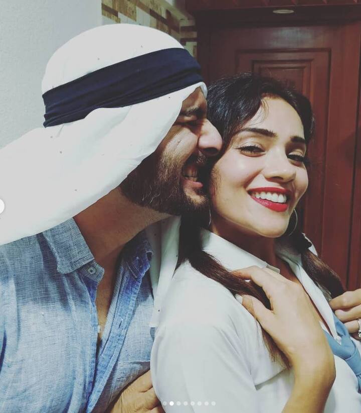 टाइम्स ऑफ इंडिया को दिए इंटरव्यू में सिद्धांत ने खुलकर अपने रिश्ते पर बात की. उन्होंने कहना है,