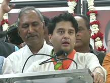 शिवराज ने सिंधिया को बताया 'विभीषण', ज्योतिरादित्य बोले- शिवराज सिंह चौहान समर्पित नेता