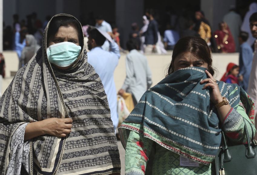 Coronavirus से दहशत में पूरी दुनिया, भारत में एक मौत, जानें देश-विदेश में हाल कितना बुरा है