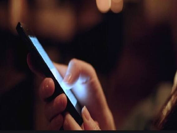 TRAI ने Airtel और Vodafone की प्रीमियम सर्विस पर रोक लगाई, कहा- इससे सिर्फ अमीर ग्राहकों को फायदा