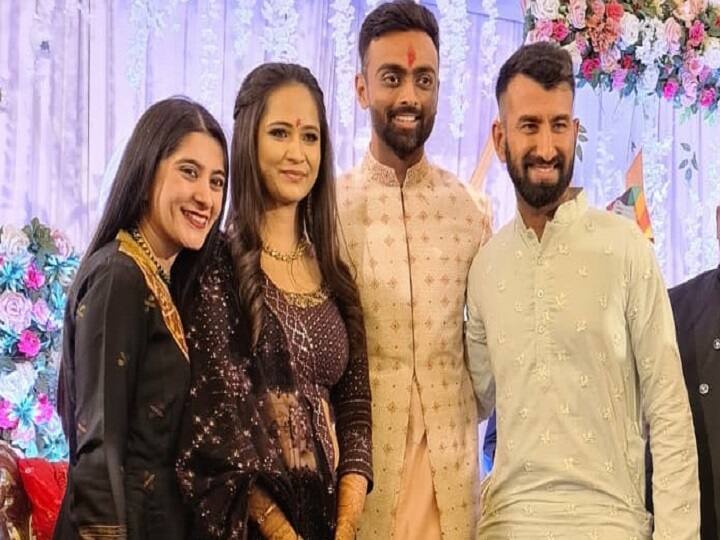 सौराष्ट को रणजी चैंपियन बनाने वाले उनादकट ने की सगाई, पुजारा ने भी दी बधाई Jaydev Unadkat announces engagement, Cheteshwar Pujara wishes teammate on finding love of his life सौराष्ट को रणजी चैंपियन बनाने वाले उनादकट ने की सगाई, पुजारा ने भी दी बधाई
