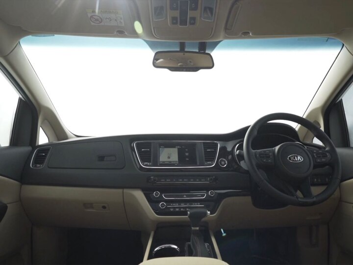 Kia Carnival Review: जानें- परफॉरमेंस से लेकर फीचर्स के बारे में, क्या यह बेस्ट लग्जरी MPV है?