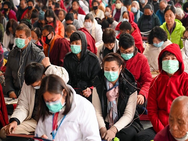 Coronavirus Long line outside supermarket for toilet paper buyers जानिए, Coronavirus के डर से लोग दुनिया भर में क्यों खरीद रहे टॉयलेट पेपर