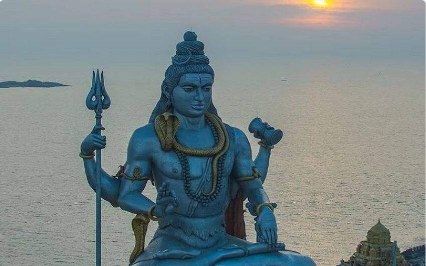 भगवान शंकर का प्रिय सावन का महीना 6 जुलाई से हो रहा है आरंभ, जानें इससे जुड़ी विशेष बातें Sawan Somwar 2020 Know Sawan Vrat Puja Vidhi Panchang Moon In Makar rashi Lunar Eclipse 2020 and Guru Purnima भगवान शंकर का प्रिय सावन का महीना 6 जुलाई से हो रहा है आरंभ, जानें इससे जुड़ी विशेष बातें