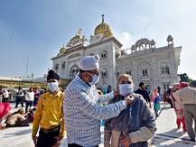 कोरोना वायरस : देश में COVID-19 के 114 मामलों की पुष्टि, 13 लोग हुए ठीक, पढ़ें हर अपडेट