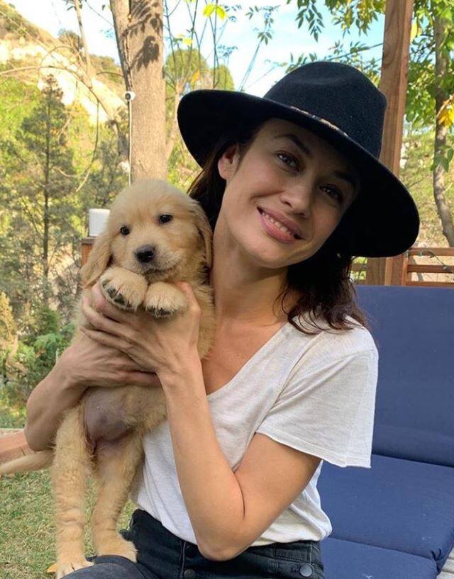 जेम्स बॉन्ड सीरिज की फिल्म क्वांटम ऑफ सोलेस में नजर आई यूक्रेनी मूल की अभिनेत्री ओल्गा कुरलेंको भी कोरोना से संक्रमित हो गई हैं. हाल ही में उन्होंने सोशल मीडिया पर एक तस्वीर पोस्ट कर इस बात की जानकारी दी थी. इसके साथ ही उन्होंने लोगों को कोरोना से बचने की सलाह भी दी थी.