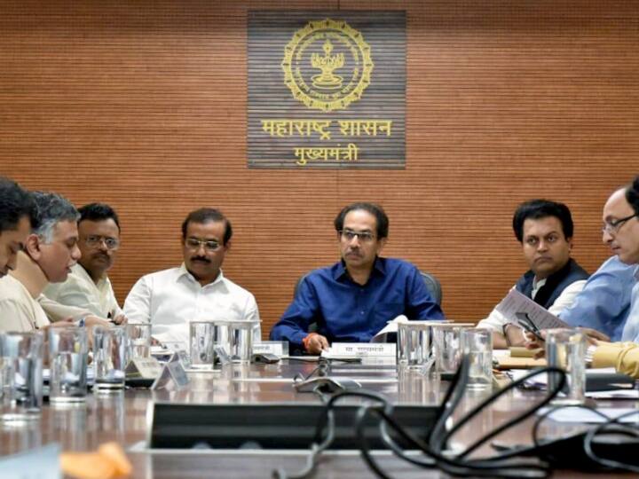 महाराष्ट्र: कोरोना वायरस को लेकर कैबिनेट की हुई बैठक, नहीं बंद होंगे सरकारी दफ्तर और ट्रांसपोर्ट Maharashtra Big decision in cabinet meeting on corona virus all government offices will remain closed for next 7 days महाराष्ट्र: कोरोना वायरस को लेकर कैबिनेट की हुई बैठक, नहीं बंद होंगे सरकारी दफ्तर और ट्रांसपोर्ट