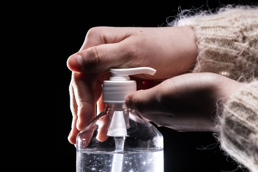Coronavirus: पुणे में नकली सैनिटाइ़ज़र बना रहे तीन लोगों को पुलिस ने किया गिरफ्तार Coronavirus: Police arrest three people making fake sanitizers in Pune Coronavirus: पुणे में नकली सैनिटाइ़ज़र बना रहे तीन लोगों को पुलिस ने किया गिरफ्तार
