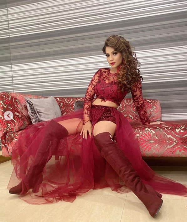 एक्टिंग से पहले अदा खान ने पहली जॉब कॉल सेंटर में की थी जहां उनकी पहली सैलरी 15 हजार थी. (Photo Credit: @adaakhan Instagram)