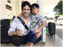 Coronavirus: लॉकडाउन के कारण घर में समय बिता रहे तुषार कपूर, बेटे के लिए बने घोड़ा