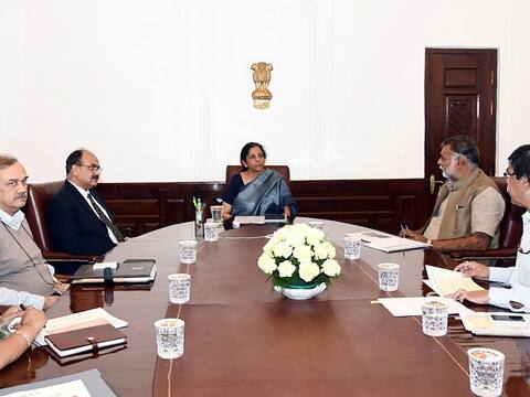 COVID-19: वित्त मंत्री निर्मला सीतारमण ने कहा- आर्थिक पैकेज की जल्द होगी घोषणा COVID-19: वित्त मंत्री निर्मला सीतारमण ने कहा- आर्थिक पैकेज की जल्द होगी घोषणा