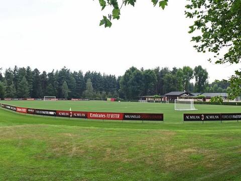 कोरोना वायरस की चपेट में आया दिग्गज फुटबॉलर, बेटा भी हुआ पीड़ित कोरोना वायरस की चपेट में आया दिग्गज फुटबॉलर, बेटा भी हुआ पीड़ित