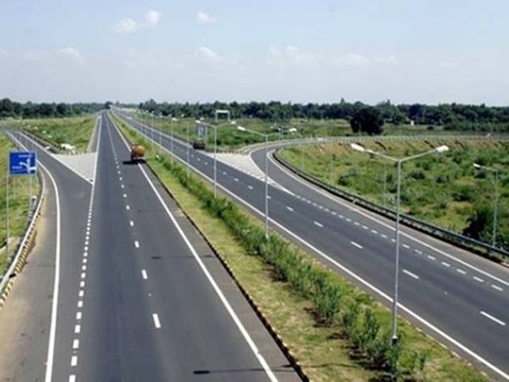 Top five highway driving tips all you need to know हाईवे पर गाड़ी चलाते समय इन 5 बातों का रखें ध्यान, सफर बनेगा बेहतर